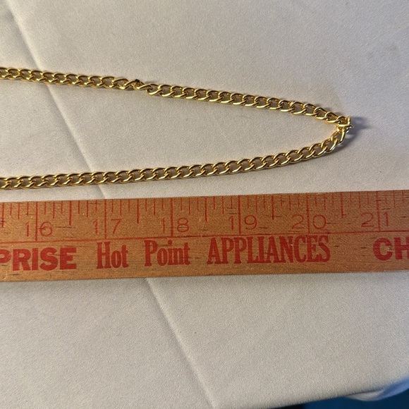 Elegant Black Pleated Clutch Bag - Picture 4 of 4